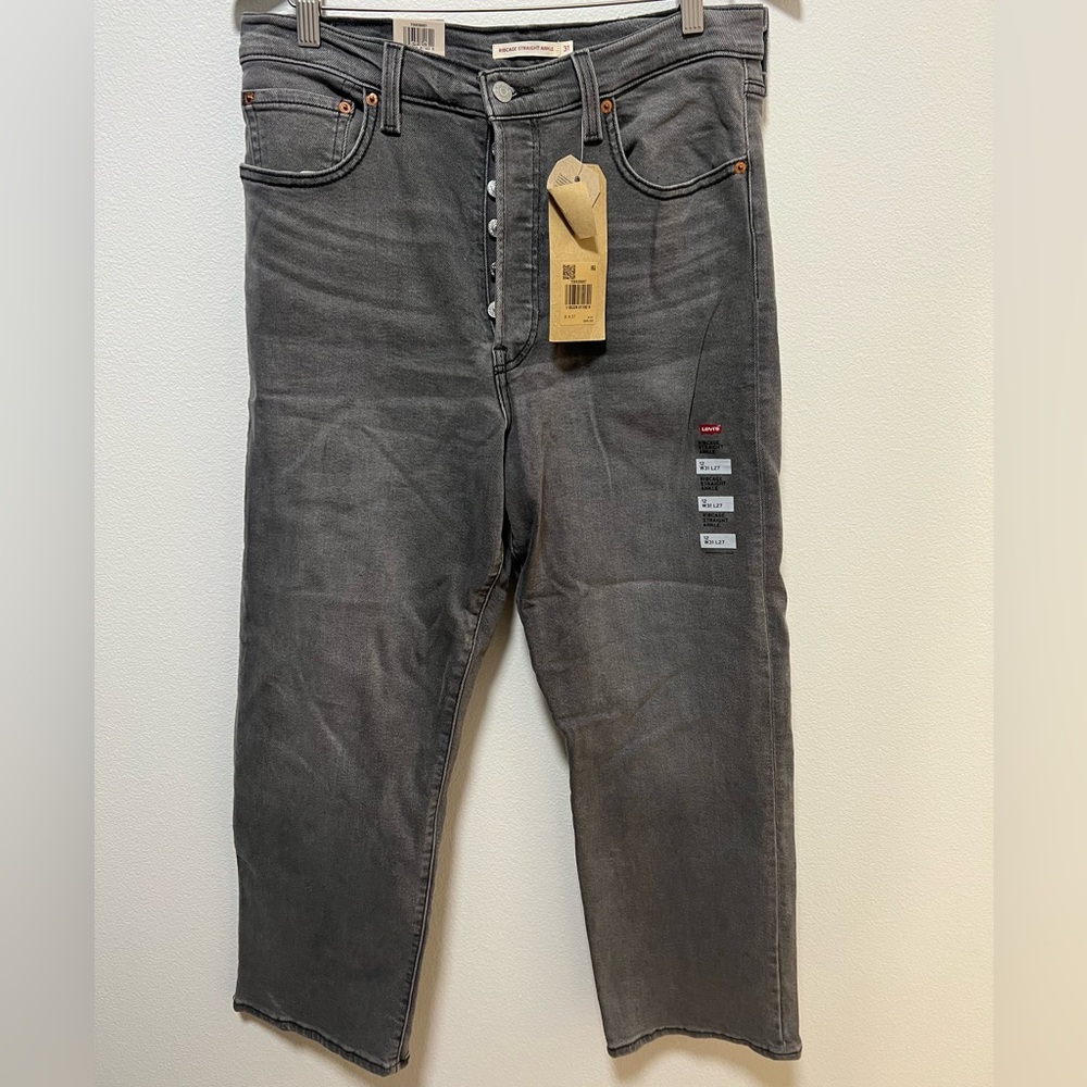 Levi’s high waisted cropped jeans. Dark gray. Size 12